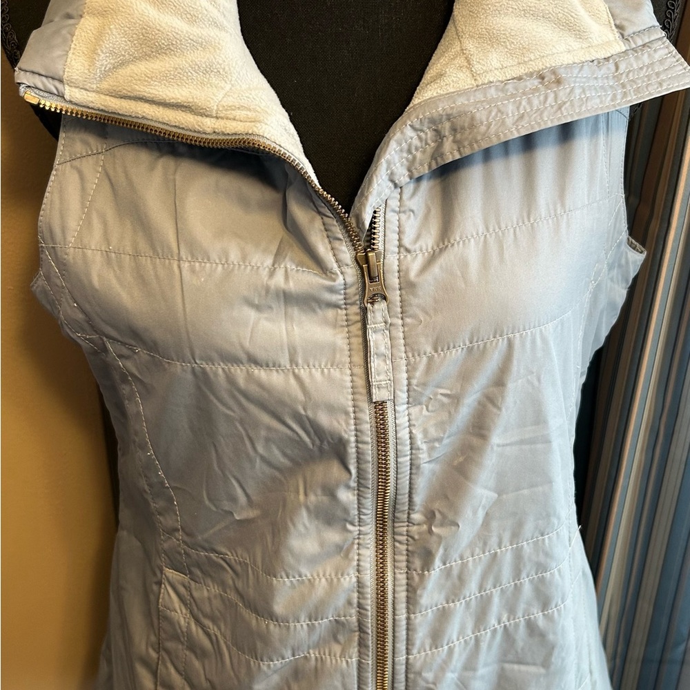 Columbia Light Grey Quilted Vest with Fleece Collar